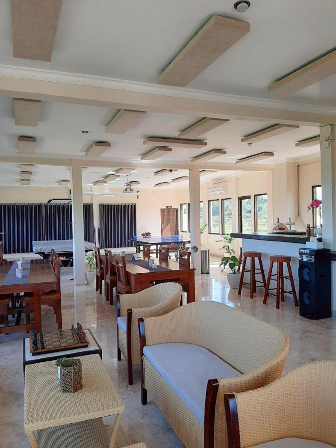 Medewi Manor Aparthotel Airsatang Exterior photo